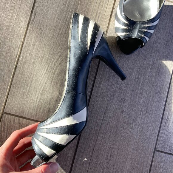 Daisy Fuentes Black and White Striped Peep Toe Heels - Picture 2 of 4